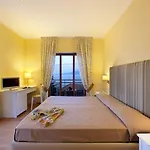 فندق Boutique Regina 4*