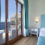 فندق Boutique Regina 4*