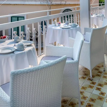 Boutique Regina Hotell 4*