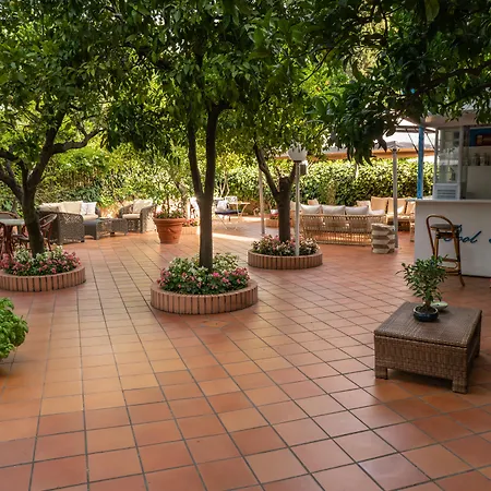 Boutique Regina Hotell 4*