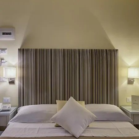 Boutique Regina Hotell 4*